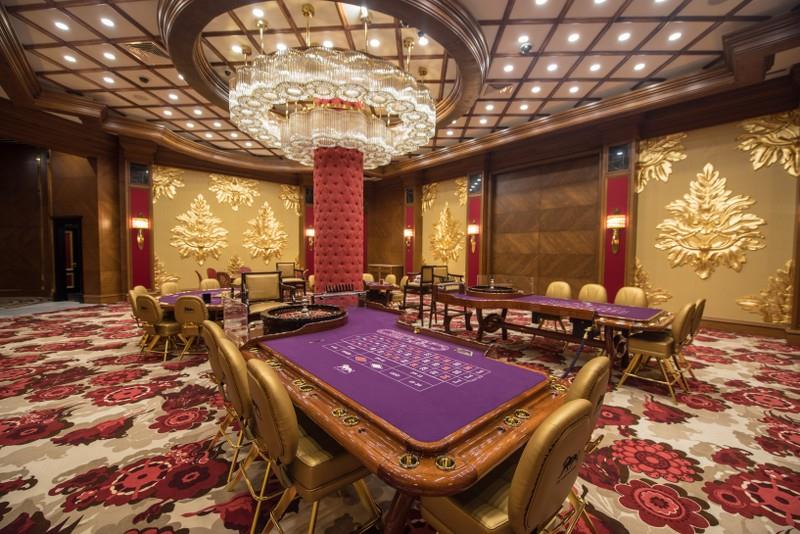 Les Ambassadeurs Hotel & Casino