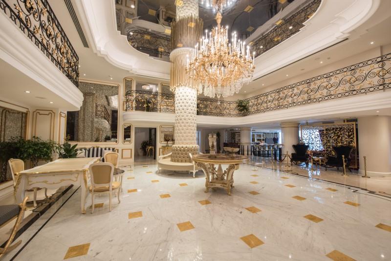 Les Ambassadeurs Hotel & Casino