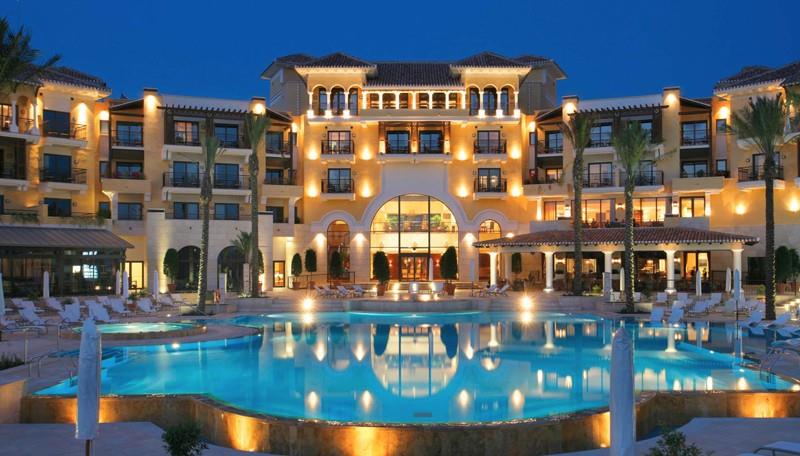 Les Ambassadeurs Hotel & Casino