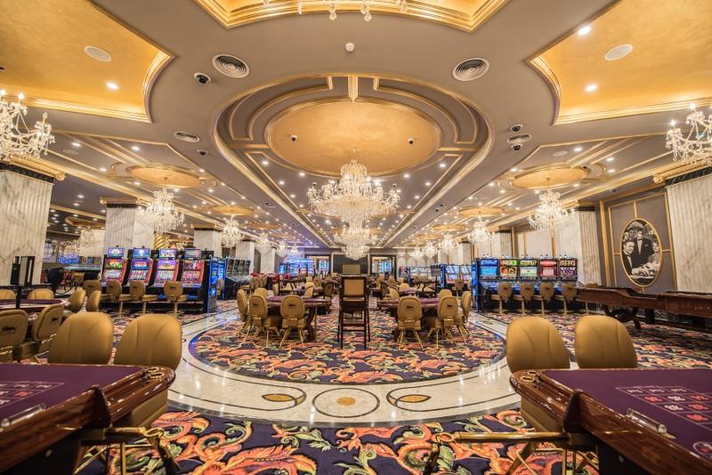 Les Ambassadeurs Hotel & Casino