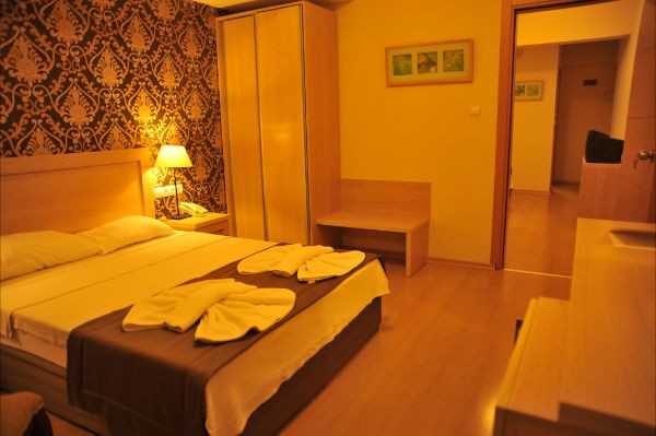 Letoon Plus Otel