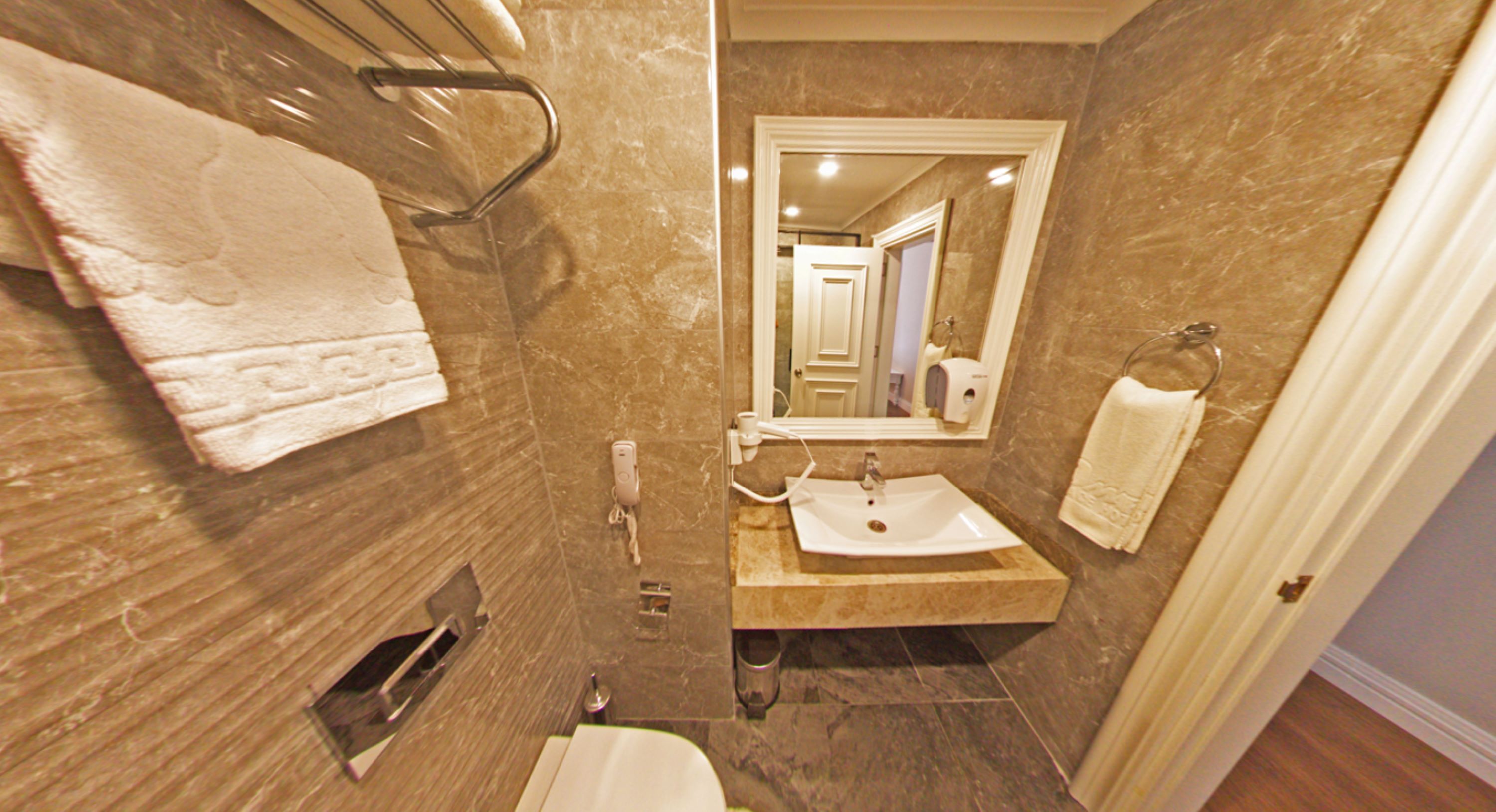 Mara Palace Hotel