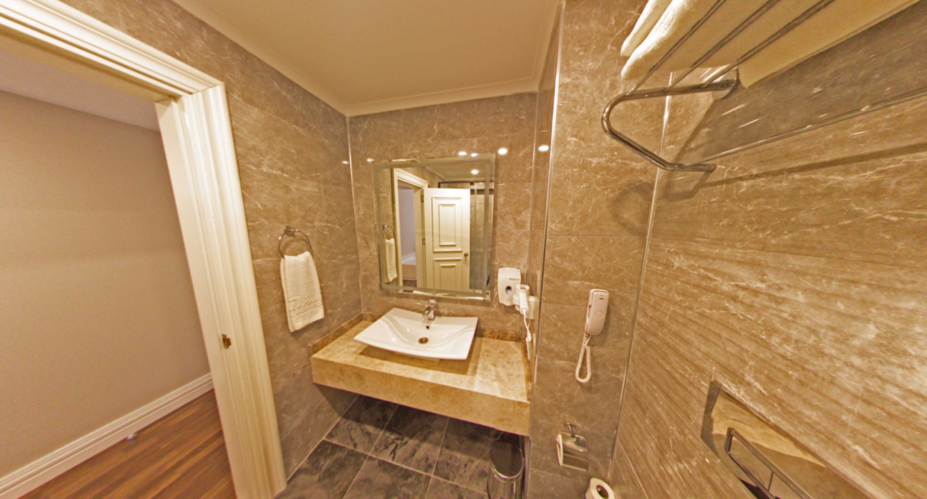 Mara Palace Hotel