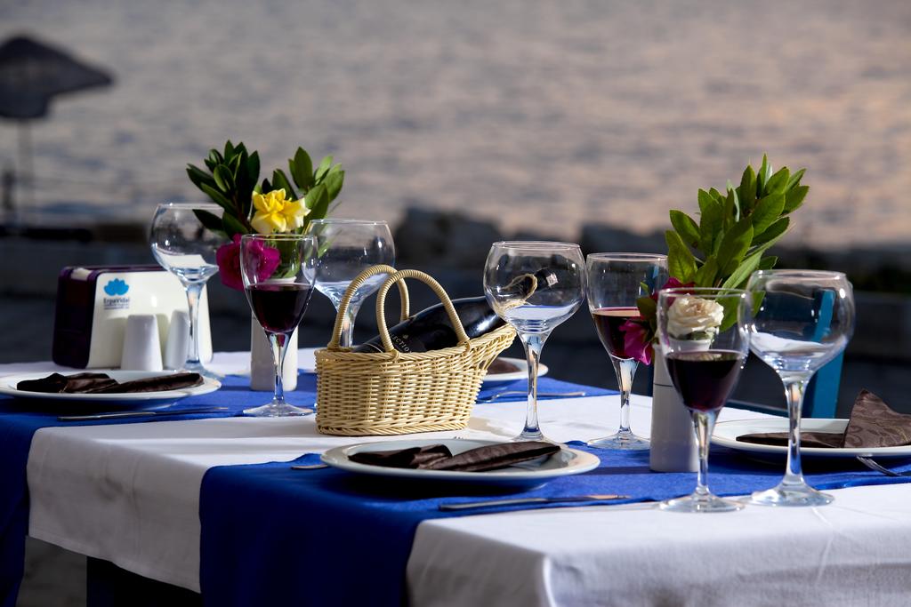 Maya Bistro Hotel Beach