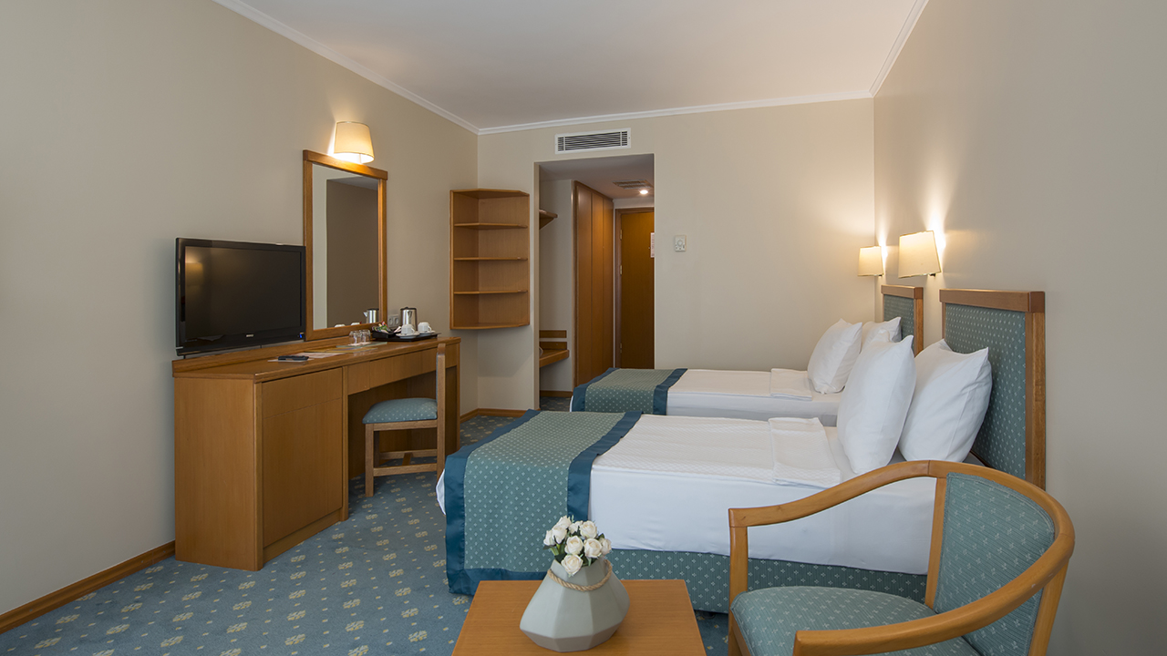 Miramare Queen Hotel