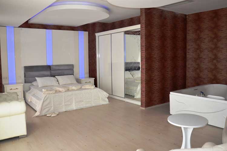 Onis Hotel