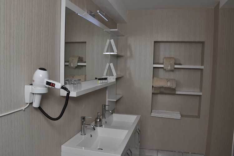 Onis Hotel