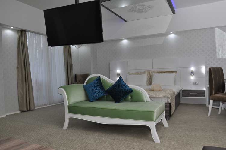 Onis Hotel