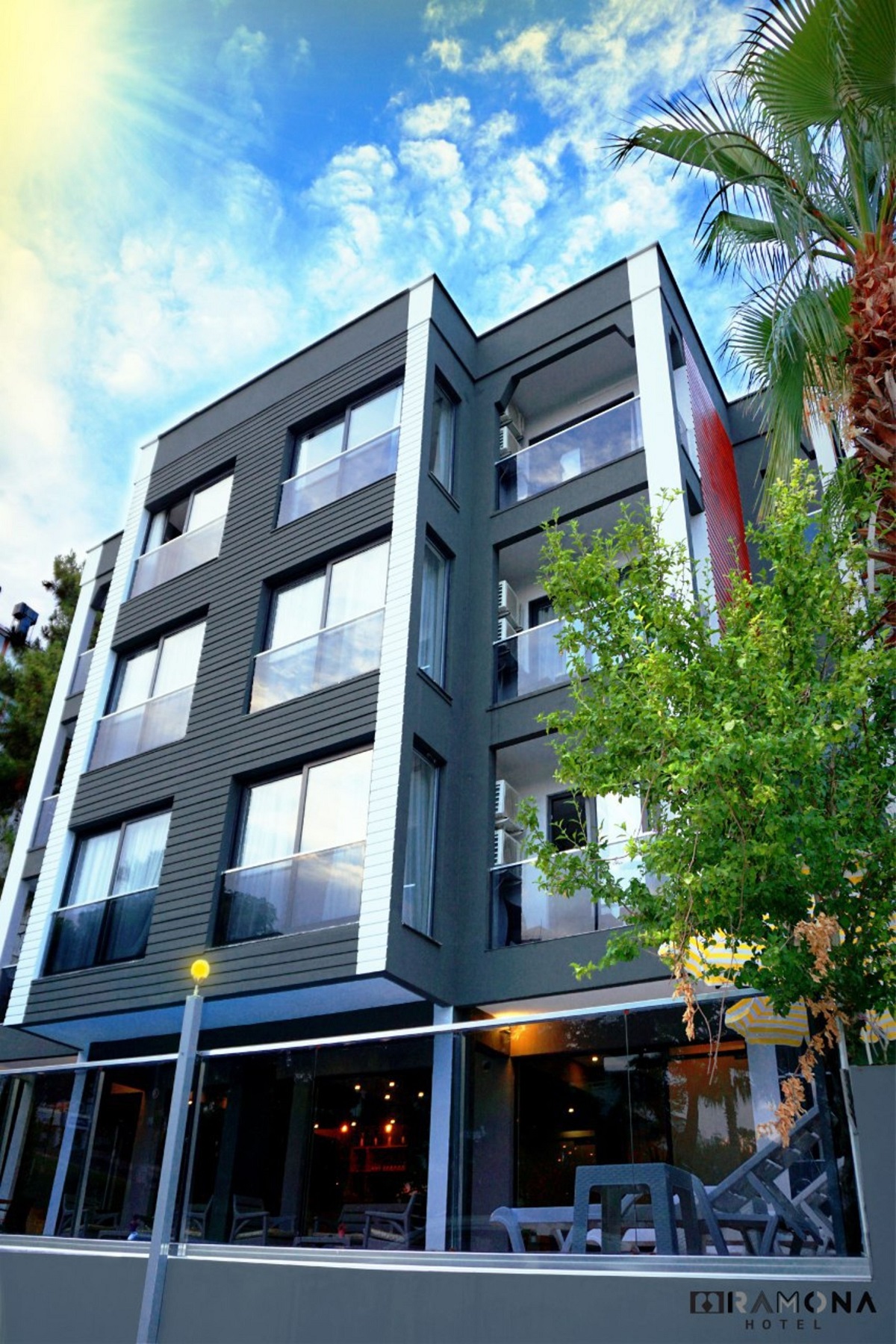 Ramona Otel Lara