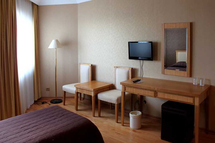 Rena Hotel