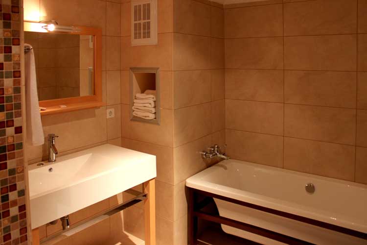 Rena Hotel