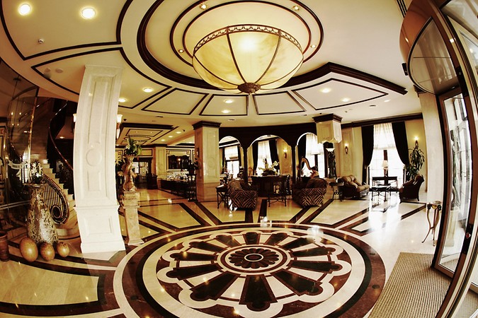 Rocks Hotel & Casino