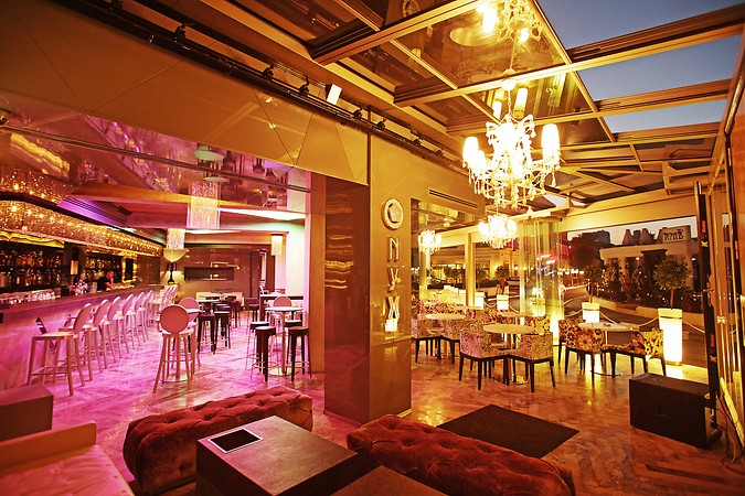 Rocks Hotel & Casino