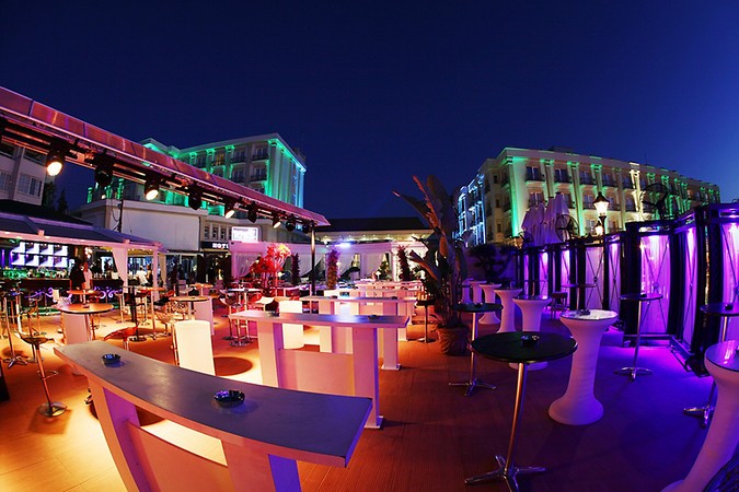Rocks Hotel & Casino
