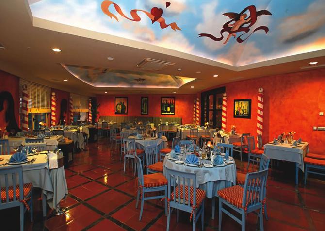 Royal Wings Hotel