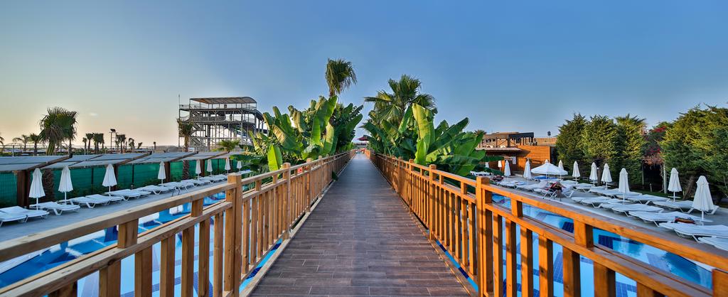 Saturn Palace Resort