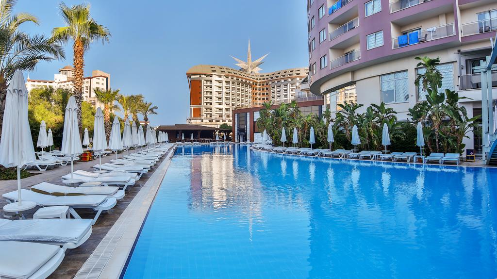 Saturn Palace Resort