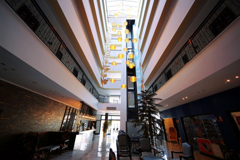 Sey Beach Hotel & Spa