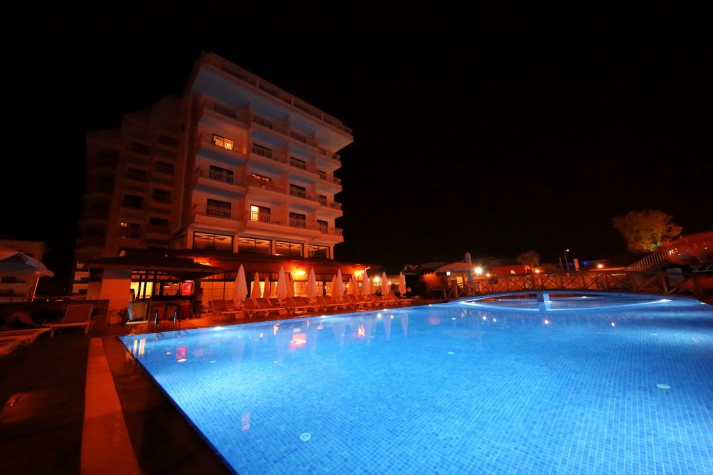 Sey Beach Hotel & Spa