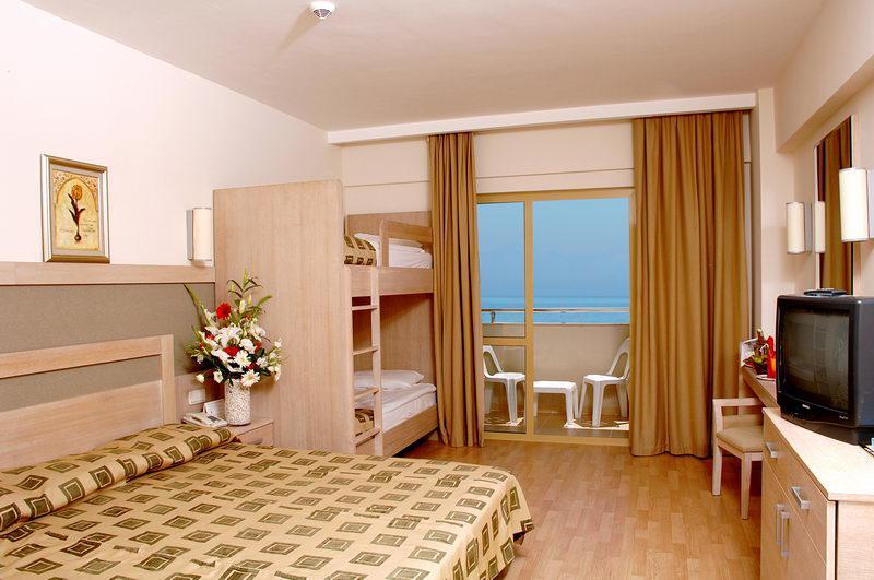 Side Brezee Hotel