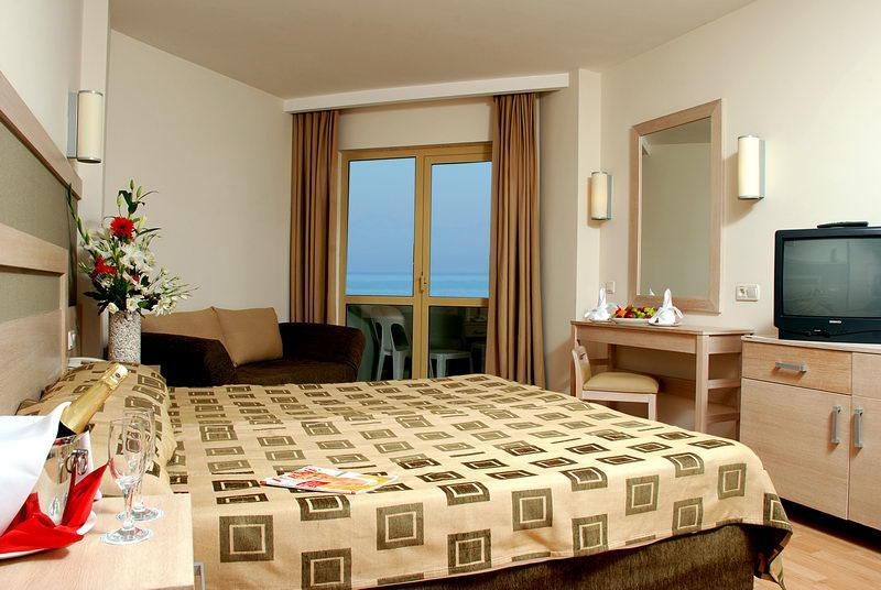 Side Brezee Hotel