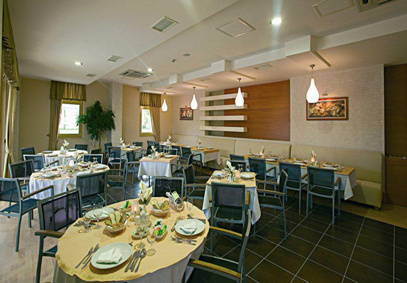 Side Brezee Hotel