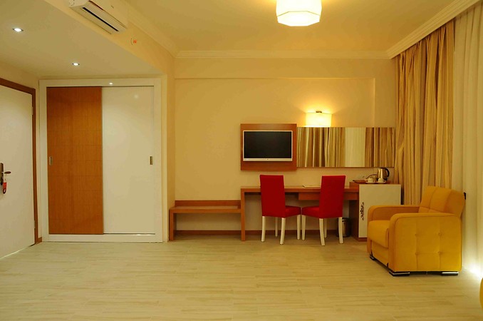 Side Rose Hotel