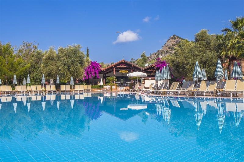 Sun City Hotel & Beach Club