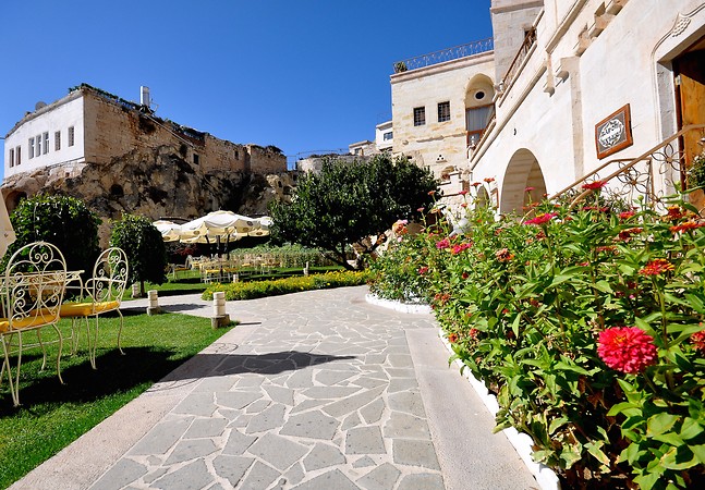 Tafonı Cave Hotel