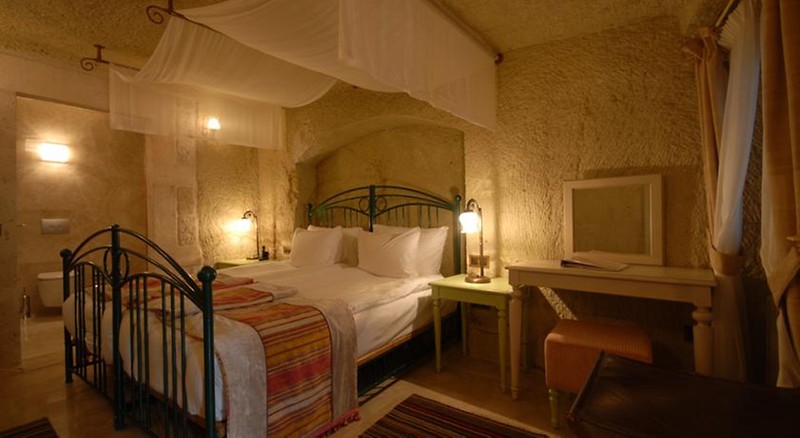 Tafonı Cave Hotel