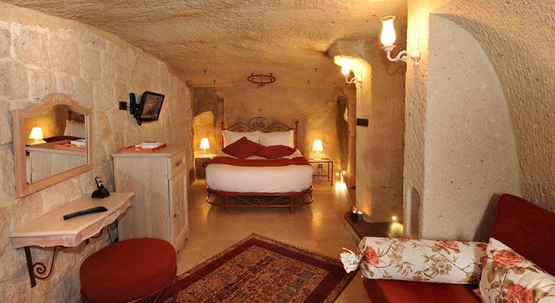 Tafonı Cave Hotel