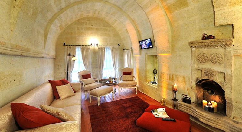 Tafonı Cave Hotel