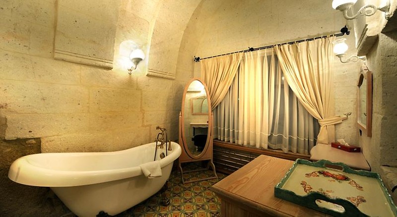 Tafonı Cave Hotel
