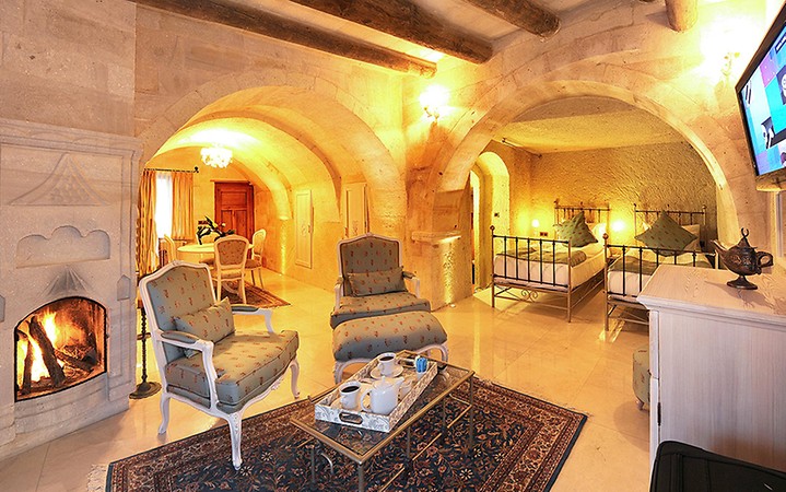 Tafonı Cave Hotel