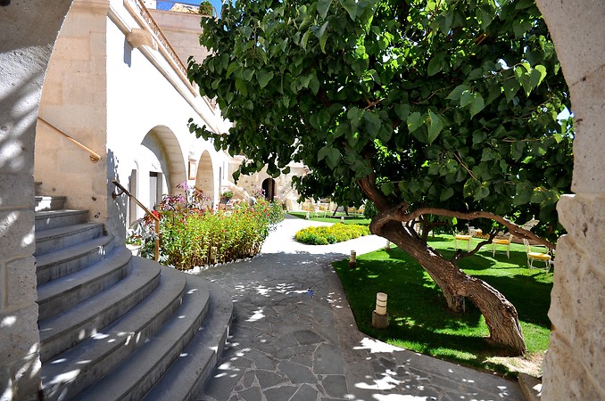 Tafonı Cave Hotel