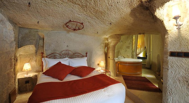 Tafonı Cave Hotel