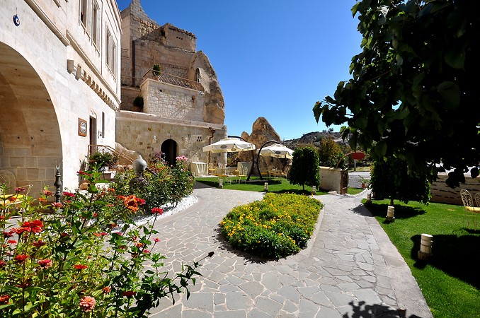 Tafonı Cave Hotel