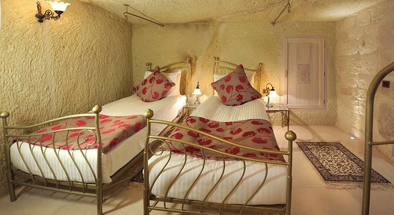 Tafonı Cave Hotel