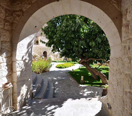 Tafonı Cave Hotel
