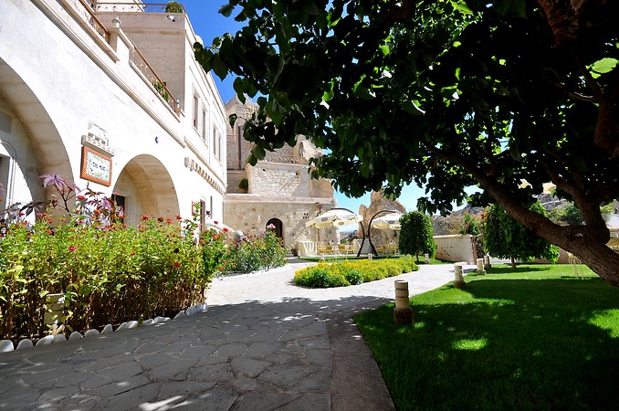 Tafonı Cave Hotel