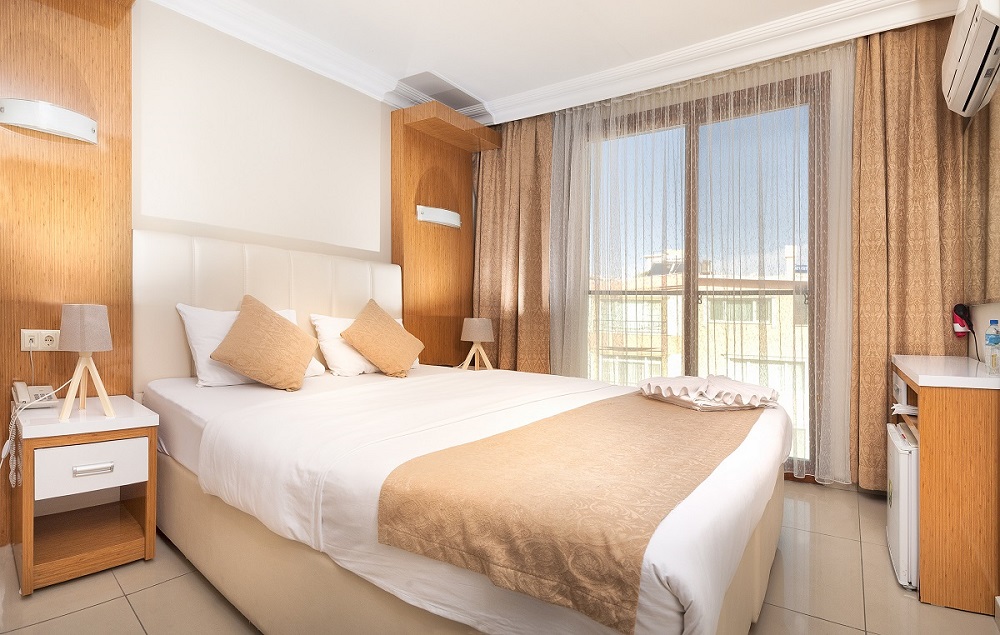 Temple Miletos Hotel