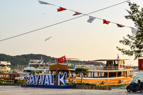 Adana Mersin Çıkışlı Uçaklı Kuzey Ege Turu (Foça ve Ayvalık Tekne Turu ile) 4 Gece Konaklamalı