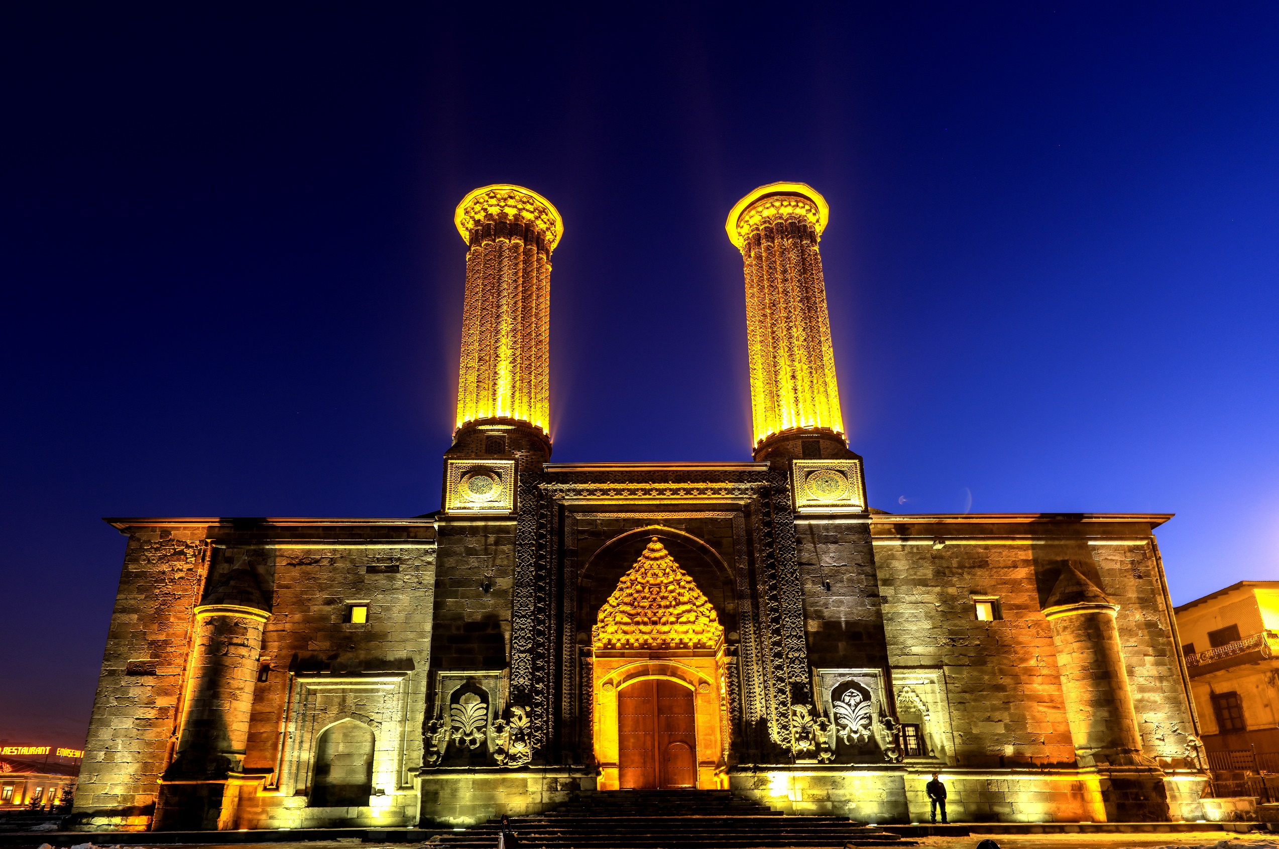 Uçaklı Güneyden Kuzeye Gap ve Doğu Anadolu Turu 8 Gece